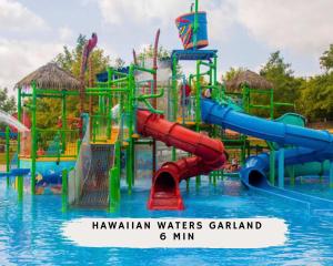 Πισίνα στο ή κοντά στο Garlands Hidden Gem 4 Bedrooms Hot Tub Patio