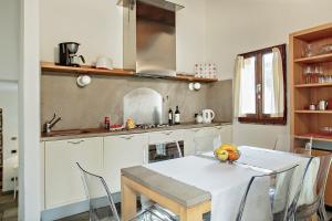Η κουζίνα ή μικρή κουζίνα στο Al Gelso Bianco