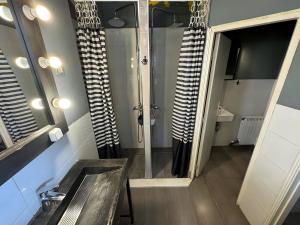 Koupelna v ubytování Nomad Hostel