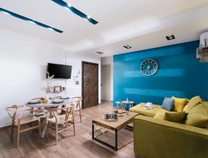 TV a/nebo společenská místnost v ubytování Blue Apartment in the Hill