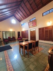 Silvertrails tesisinde bir oturma alanı