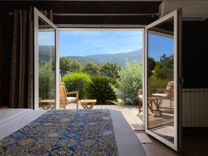 Uma vista geral da montanha ou uma vista da montanha a partir do bed and breakfast
