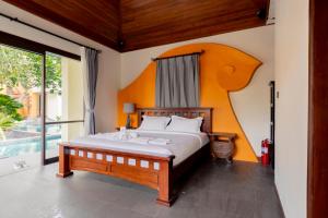 Luxury Thai Style Swimming Pool Villa, Private housekeeper,6 Bedrooms客房内的一张或多张床位