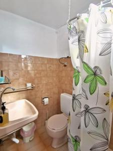 Kúpeľňa v ubytovaní Small apartment (studio) in town with sea view + 10 fotografií