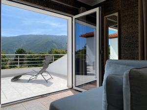Uma vista geral da montanha ou uma vista da montanha a partir do bed and breakfast