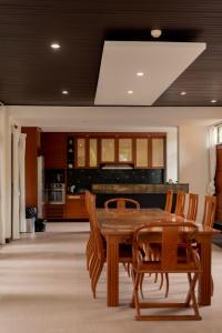 Luxury Thai Style Swimming Pool Villa, Private housekeeper,6 Bedrooms的休息区