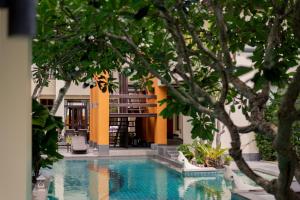 Luxury Thai Style Swimming Pool Villa, Private housekeeper,6 Bedrooms内部或周边的泳池