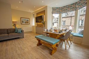 Ruang duduk di Beautiful central Windermere Apartment