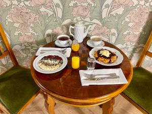 Jedlo v ubytovaní bed & breakfast alebo blízkom okolí + 12 fotografií