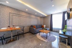 Mrt Suites Lara的休息区