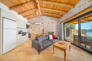 Η κουζίνα ή μικρή κουζίνα στο Kalamar Beach 4