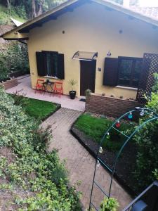 Casa pequeña con patio en LE SUGHERE, en Massa Marittima