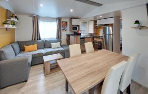 Dapur atau dapur kecil di Gorgeous Stacaravan