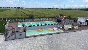 Bazén v ubytování Villa Matilde Ravenna nebo v jeho okolí
