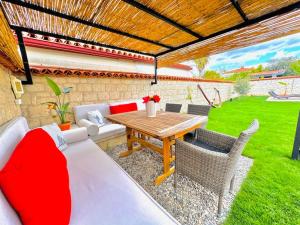 Posezení v ubytování Alaçatı Köyiçi Agrilia House