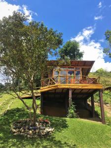 Zahrada ubytování BAUMHAUS Cabañas rusticas con jacuzzi privado