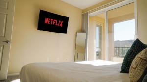 Gallery image of Spacious Two Bedroom Apartment- 10mins to Disneyland in Anaheim +50 photos