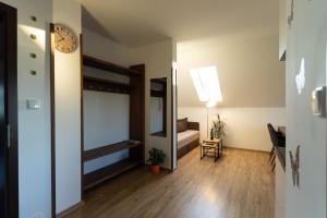 Poschodová posteľ alebo postele v izbe v ubytovaní Apartmány Kohoutek a Slepička v Novohradských horách