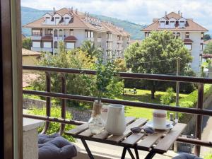 Nespecifikovaný výhled na hory nebo výhled na hory při pohledu z apartmánu + 5 fotografií