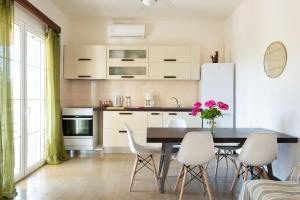 Imagen de la galería de Lake House, en Halikounas