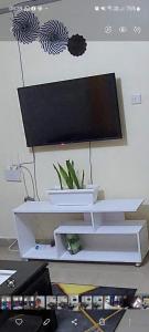 TV a/nebo společenská místnost v ubytování The Crystal Skep - One-bedroomed apartment