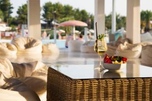 Nápoje v ubytování Porto Kaleo Resort