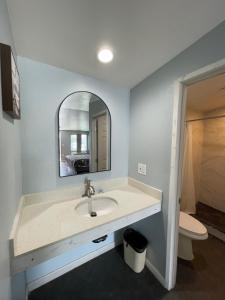 Gallery image of Sunny Sands Inn in Costa Mesa