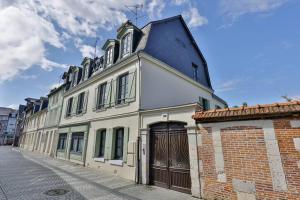 Budova, kde se vila nachází