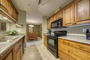 Billede fra billedgalleriet på The Peaks 3 Bedroom Mountain View Condo i Radium Hot Springs + 11 billeder