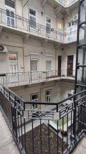 Novak Apartment tesisinde bir balkon veya teras
