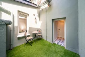 Gallery image of Boutique Townhouse in Westport +4 photos