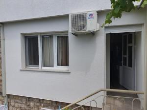 Φωτογραφία από το άλμπουμ του Kod Nade σε Petrovac na Moru