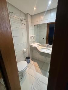 Bathroom sa 701 - Flat Temporada em Goiania-proximo ao Parque Areião