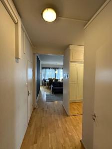 Billede fra billedgalleriet på Kotimaailma-neliö keskustassa i Seinäjoki