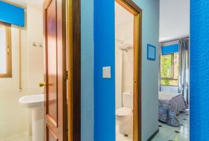 Koupelna v ubytování Hostal Tropical + 37 fotografií