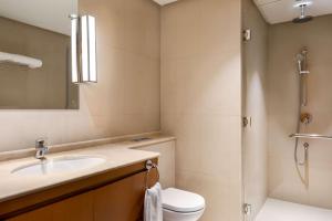 Koupelna v ubytování Levatio Suites Muscat, a member of Radisson Individuals