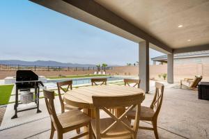 Balkón nebo terasa v ubytování Mesquite Vacation Home with Spacious Pool