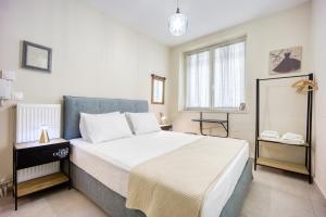 Posteľ alebo postele v izbe v ubytovaní Bentzi...Boutique Apartment 1, Classic Double with kitchenette, 2 Guests