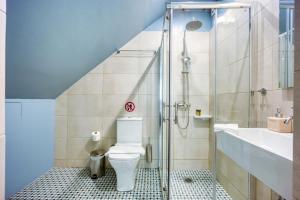 Kúpeľňa v ubytovaní Bentzi...Boutique Apartment 1, Classic Double with kitchenette, 2 Guests
