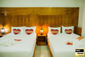 First and Frang Hotel - Koh Phangan客房内的一张或多张床位