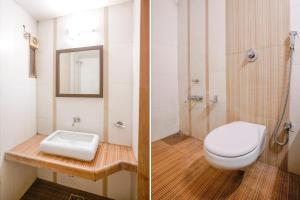 Duas fotografias de uma casa de banho com WC e lavatório. em FabHotel Prime Riddhi Siddhi em Gorwa