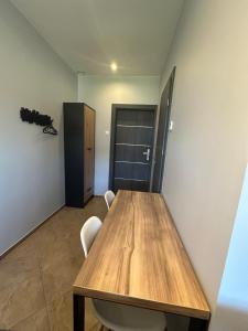 Kuchyňa alebo kuchynka v ubytovaní Villa Pati
