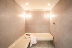 Blue Hippo & Red Crocodile Hotel客房内的一张或多张床位