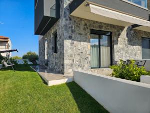 Κήπος έξω από το Serenade apartment