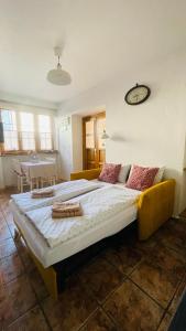Postel nebo postele na pokoji v ubytování Apartma Cici