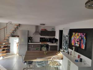 Køkken eller tekøkken på Maison en centre ville au calme + 13 billeder