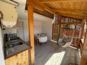 Kuchyň nebo kuchyňský kout v ubytování Heat Hostel