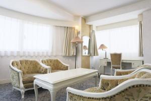 Un lugar para sentarse en Hotel Castle Inn Yokkaichi