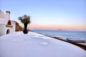 Foto de la galería de Thea Suite Kythnos en Kíthnos
