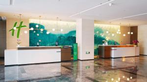 Vstupní hala nebo recepce v ubytování Holiday Inn Shijiazhuang High-tech Zone by IHG + 37 fotografií